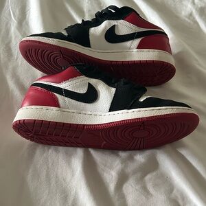 Kids Red, Black & White Low-Top Sneakers - Classic Swoosh Design